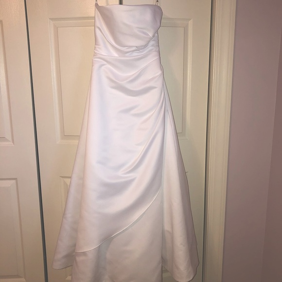 White Strapless Gown - Picture 1 of 2